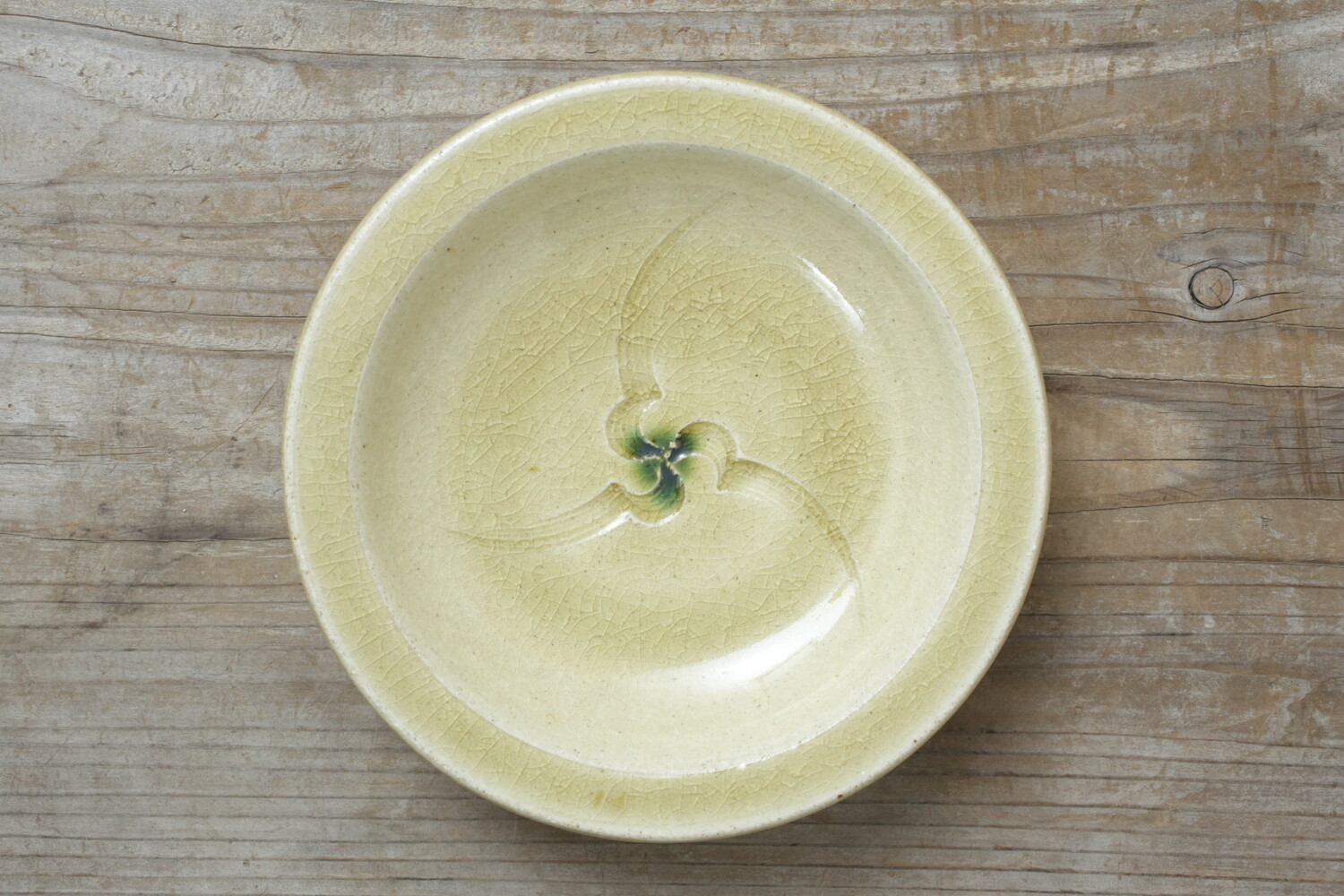 日々の暮らし | 石皿6.5寸 矢車 | 瀬戸本業窯