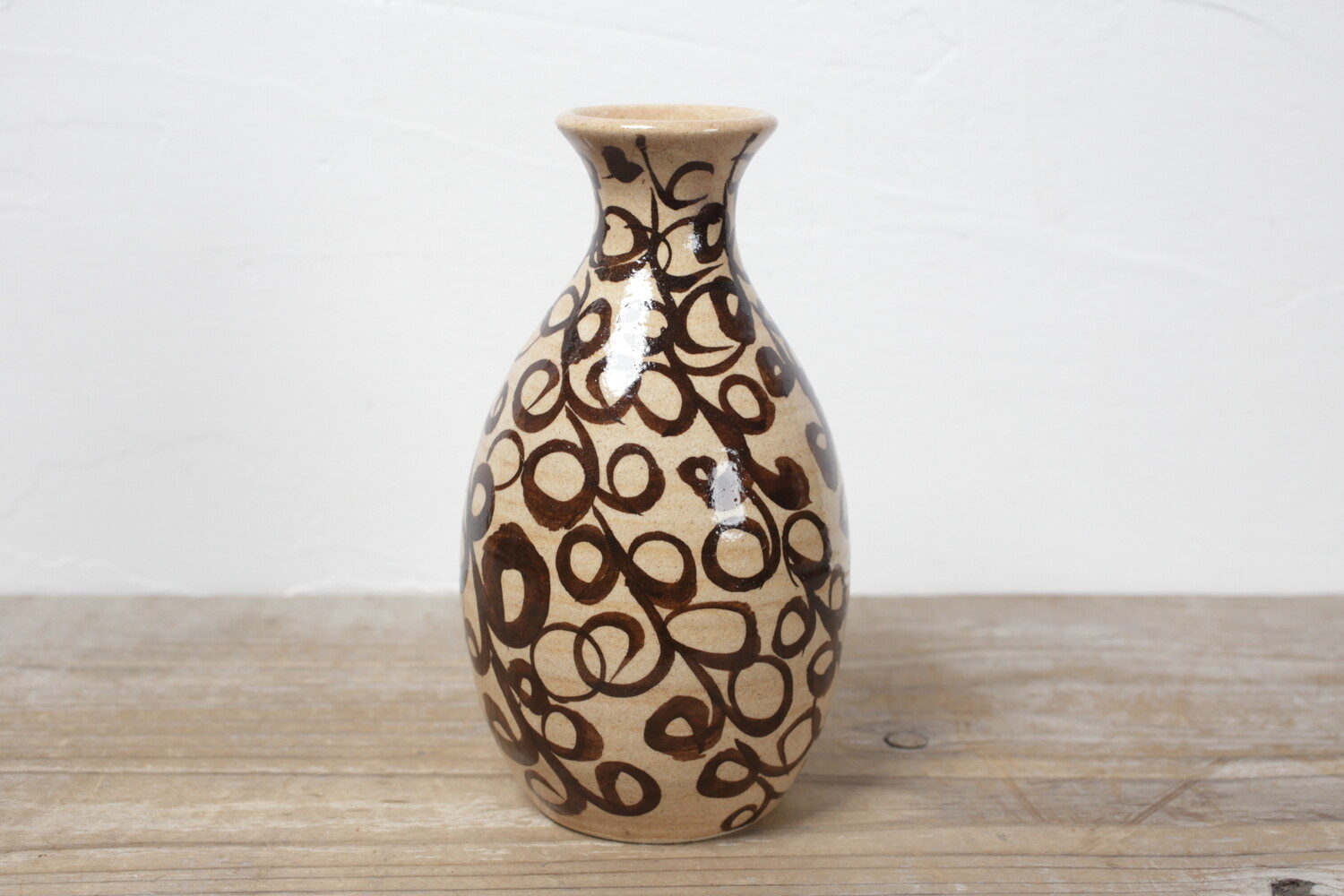 日々の暮らし | 鉄絵唐草徳利型花入 | 瀬戸本業窯