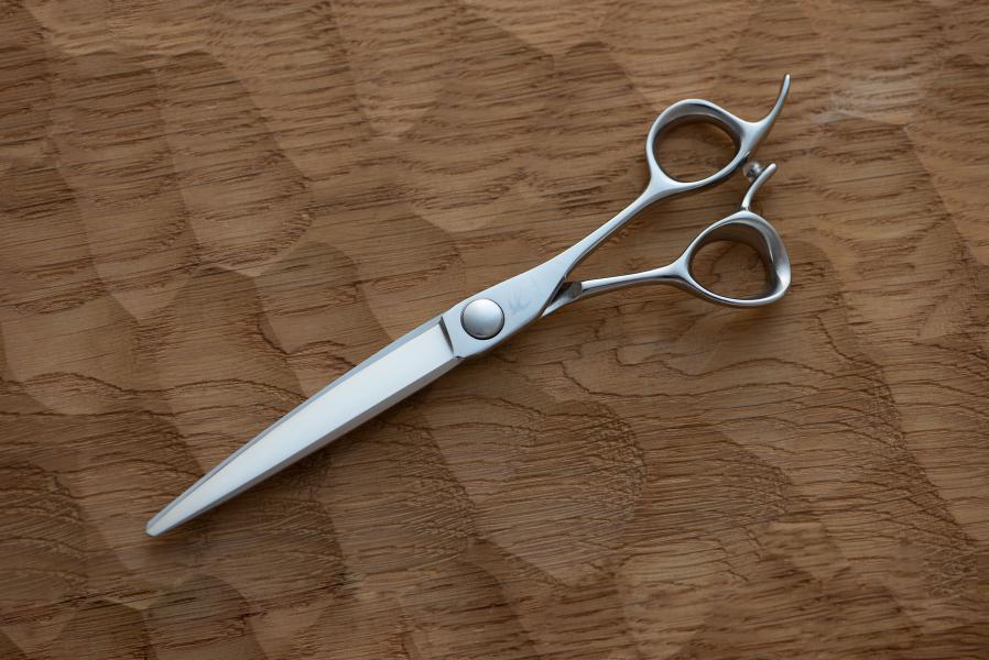 燕 / Tsubame / ツバメシザー・セニング｜美容ハサミなら飛燕シザー