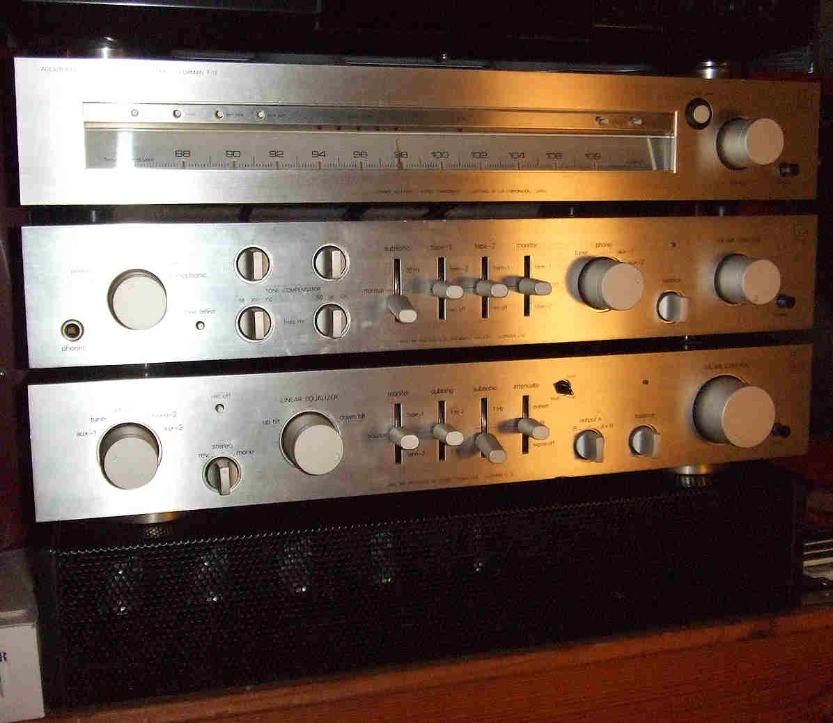 Luxman audio products