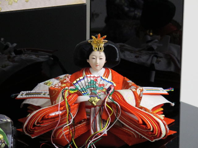 鳳凰を織り込んだ金襴衣装雛の黒塗り収納箱親王飾りの通販～選ばれるお