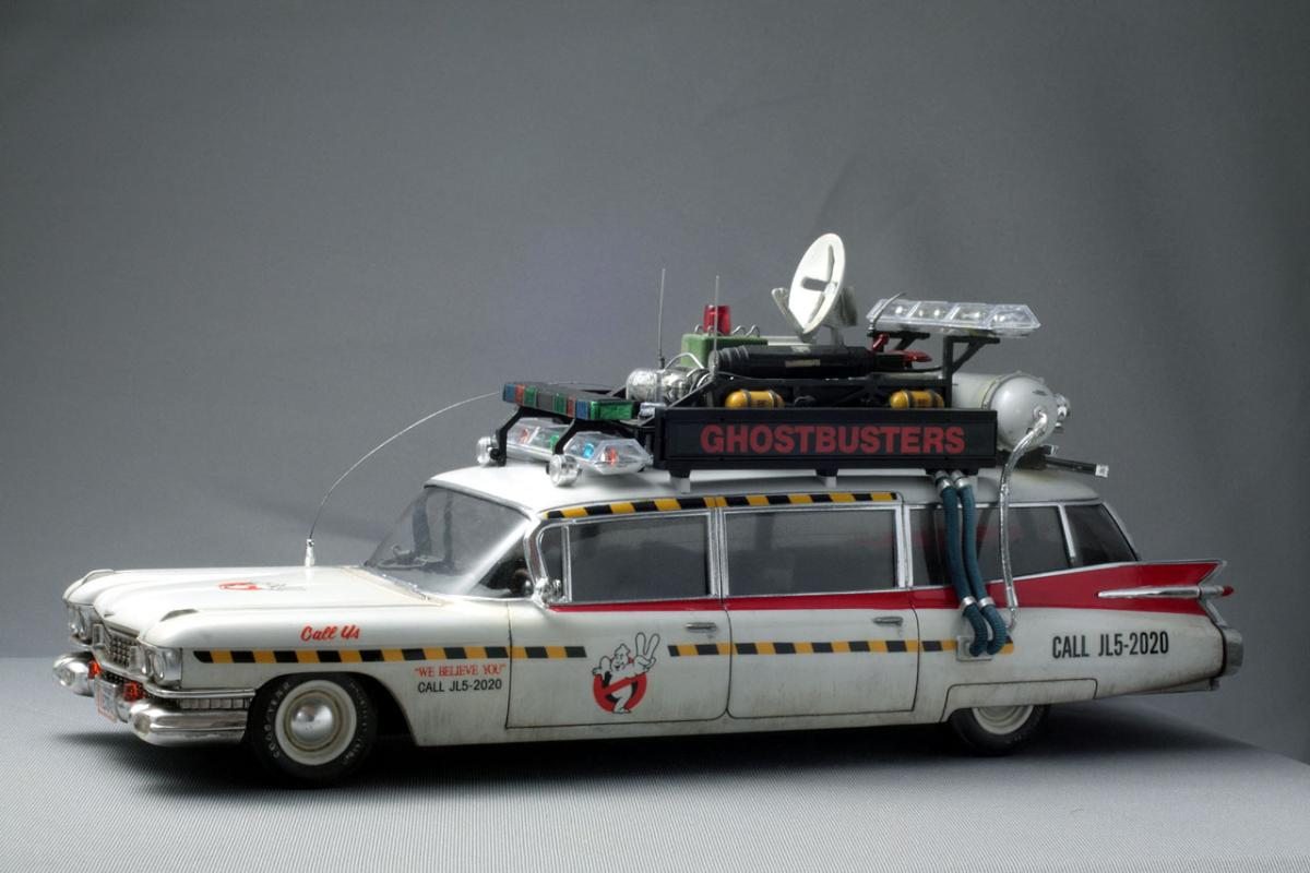 1:25 Ghostbusters ECTO-1A Model Kit | AMT750M | AMT