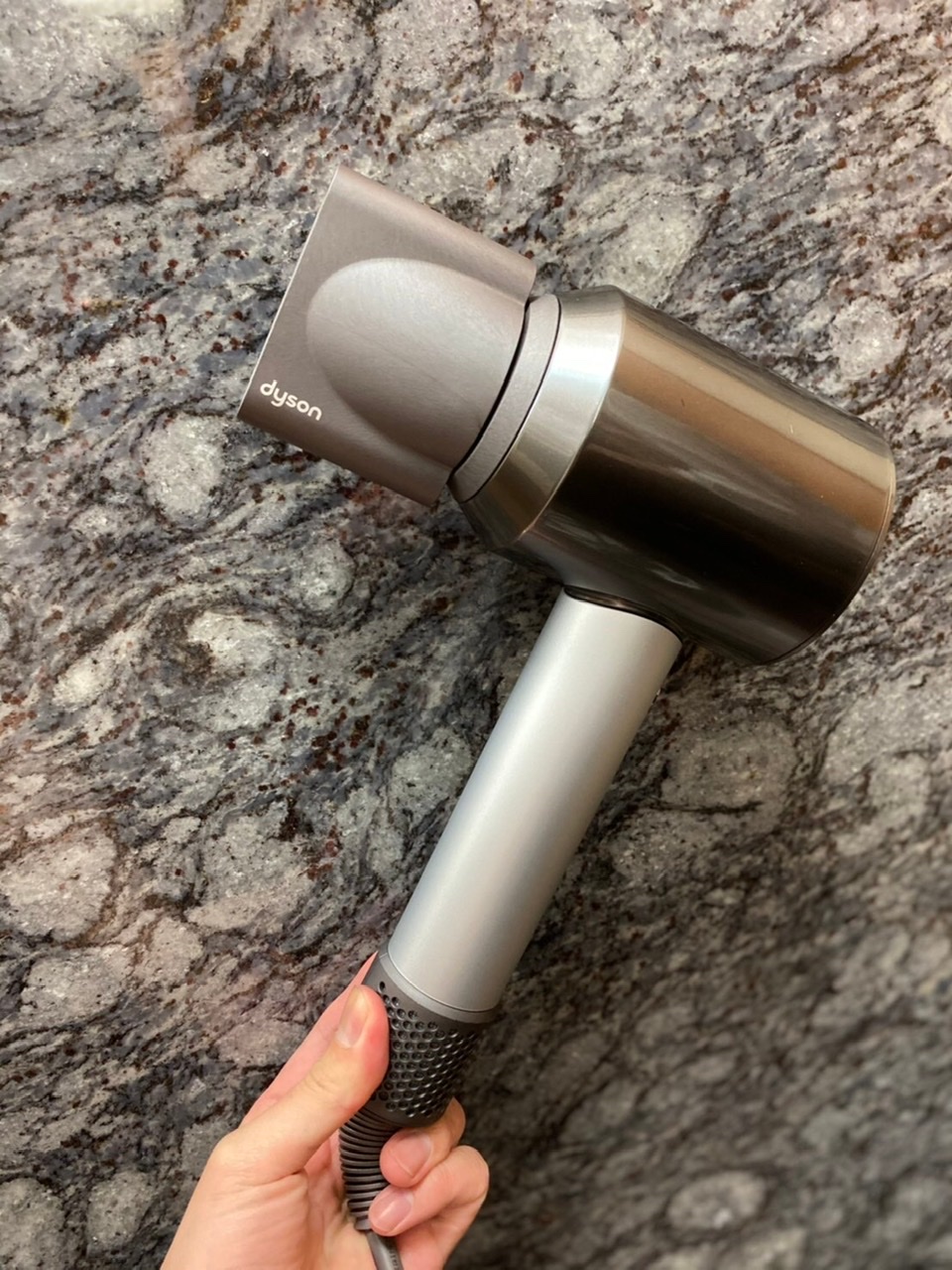 速乾性No,1!! Dyson(ダイソン)ドライヤー入荷☆｜お知らせ｜高級理容室