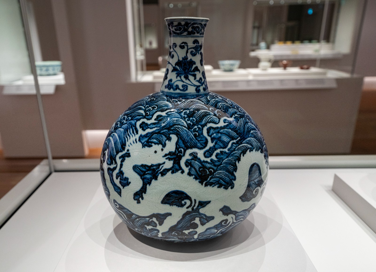 即決OK□中国明時代白磁龍紋花瓶 即決OK□中国明時代白磁龍紋花瓶 即決