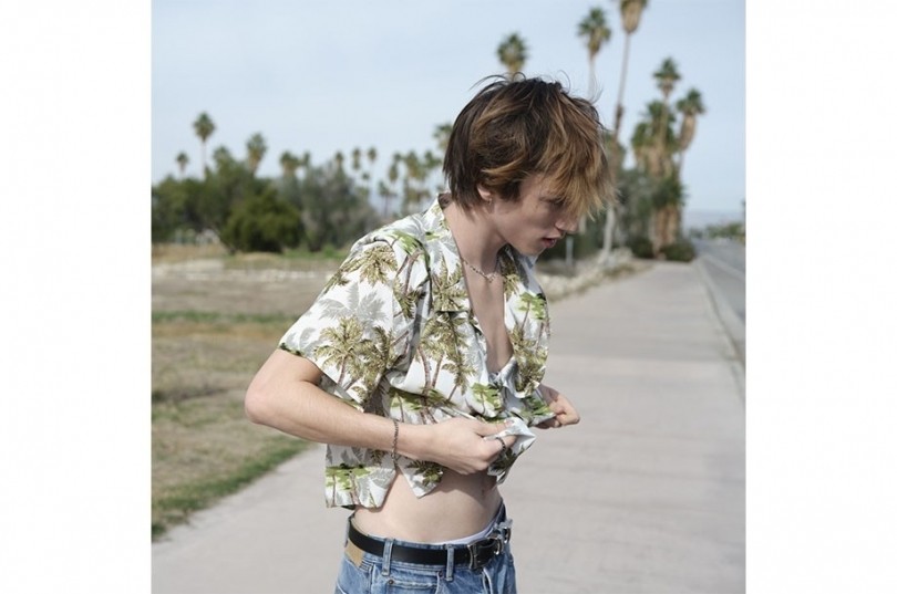 セリーヌ＞が“サーフ”にフィーチャー！最旬アイテムを先行販売する