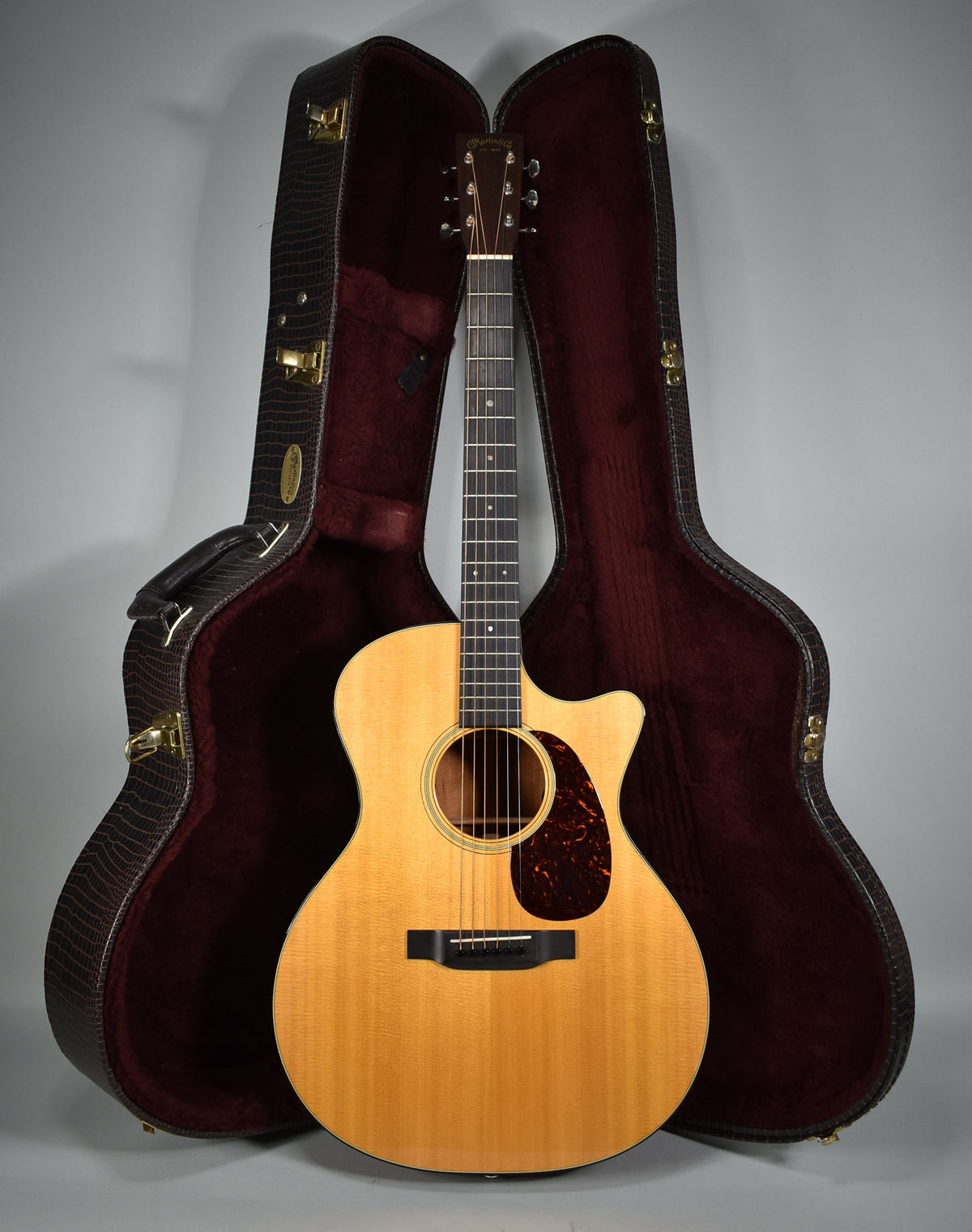 2016 Martin GPC-18E Acoustic Guitar w/HSC – Imperial Vintage Guitars