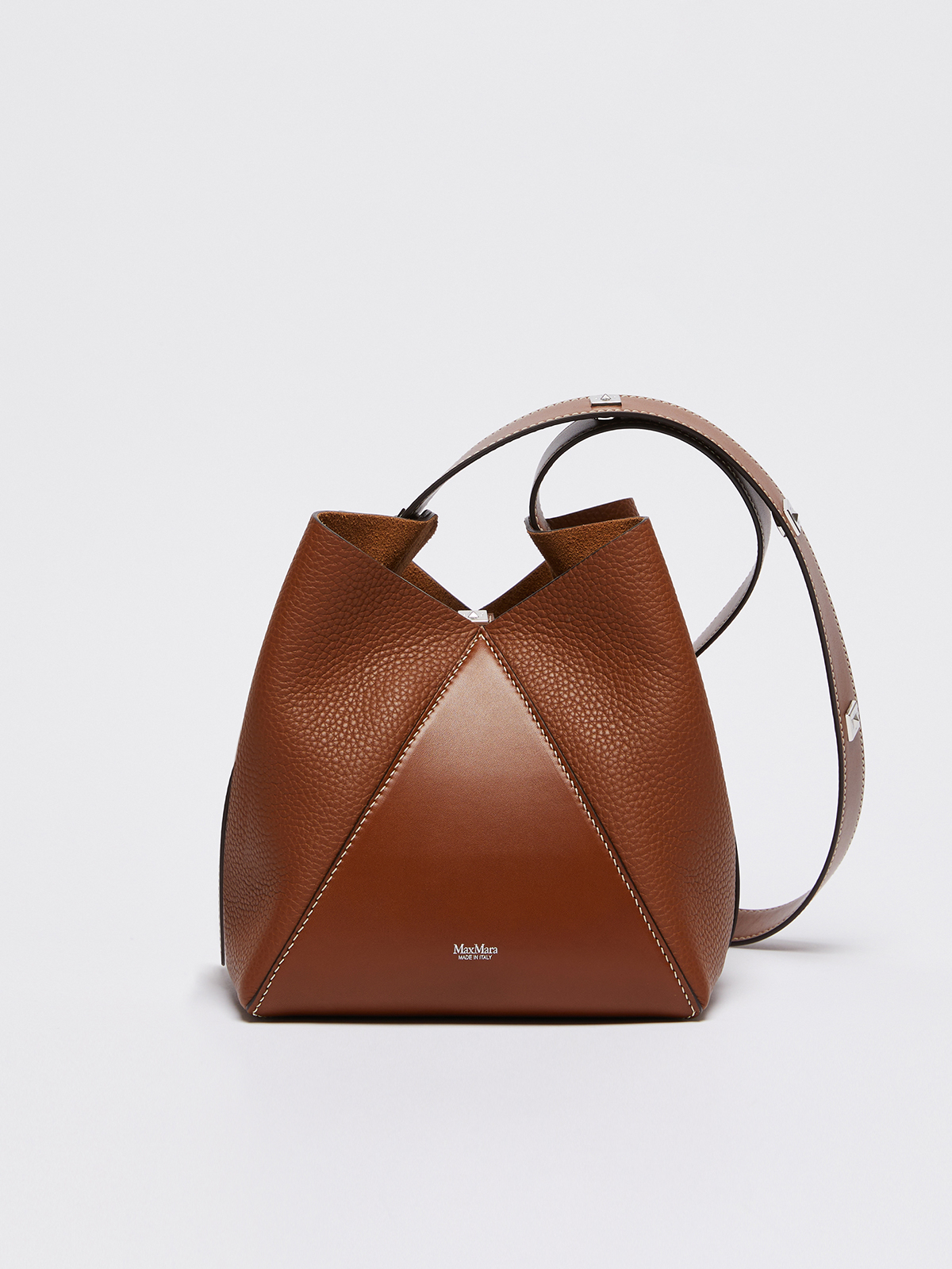 カーフレザー スモール バケット バッグ｜Intrend (イントレンド) 公式