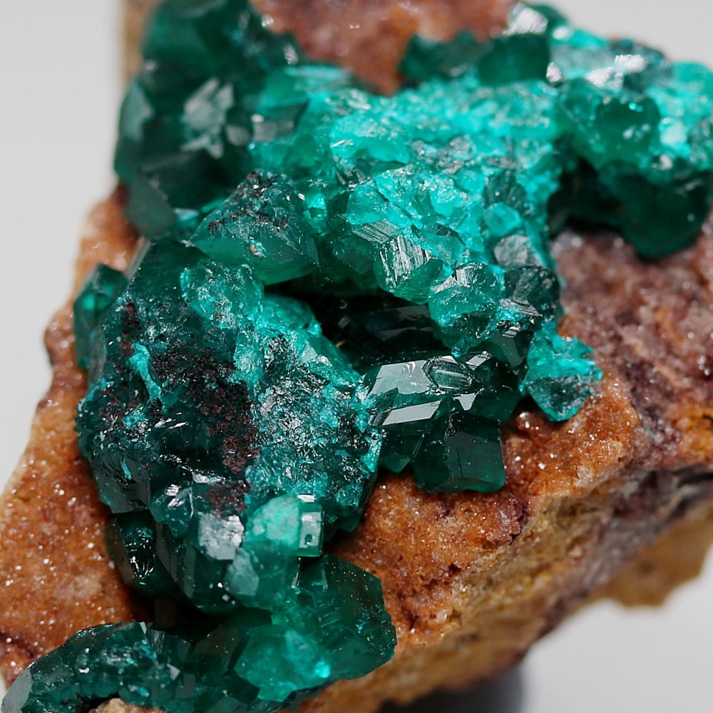 外国産鉱物標本 コンゴ産母岩付きダイオプテーズ 原石 ダイオプテーズ