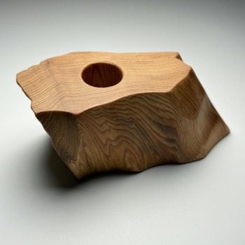 屋久杉台座（水晶天然石オリジナル木製台座） - 埼玉県吉川市の天然石