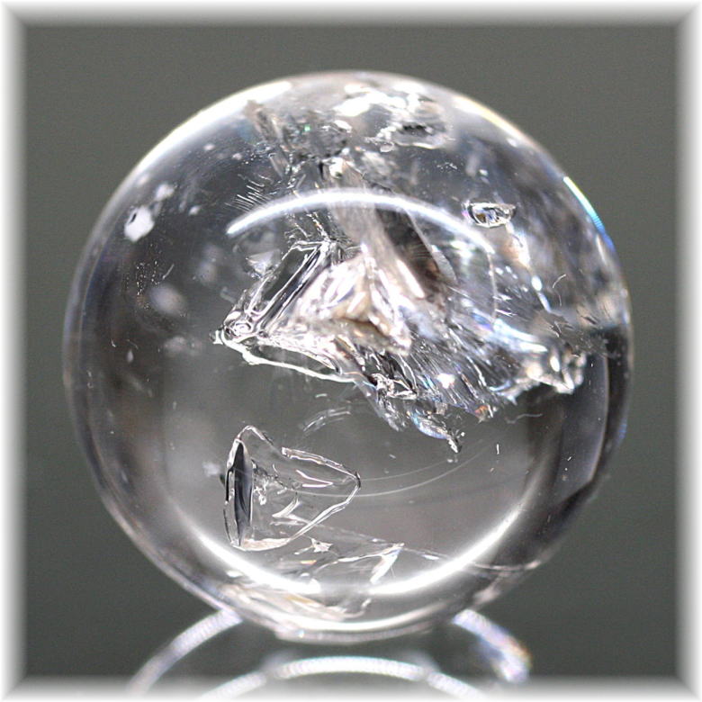高品質・マダガスカル産]水入り水晶丸玉/スフィア（虹入り） - 埼玉県