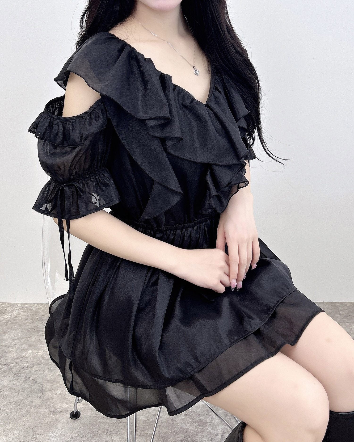 フリル付きミニワンピース 黒・白・金 MA＊RS お好きな2点で割引