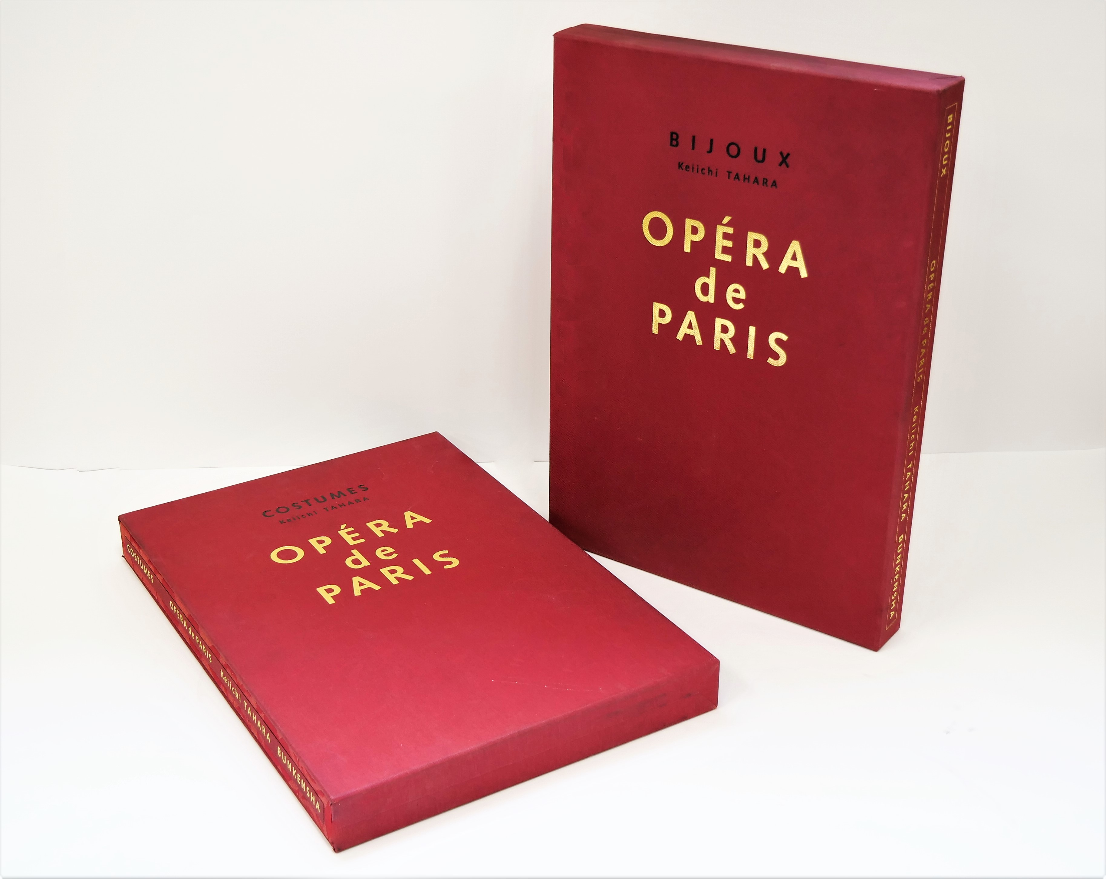 印刷・製本技術の粋を尽くした豪華写真集。ドライオフセット印刷により