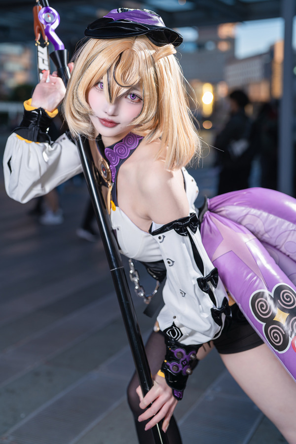 コスプレ】4本のタコ足も見事に再現した『ゼンゼロ』イドリーの美女