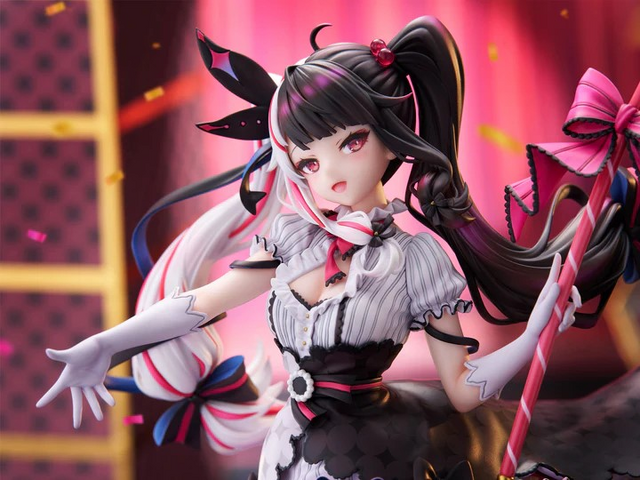 チラリと見える太ももから目が離せない…！にじさんじ・夜見れなが