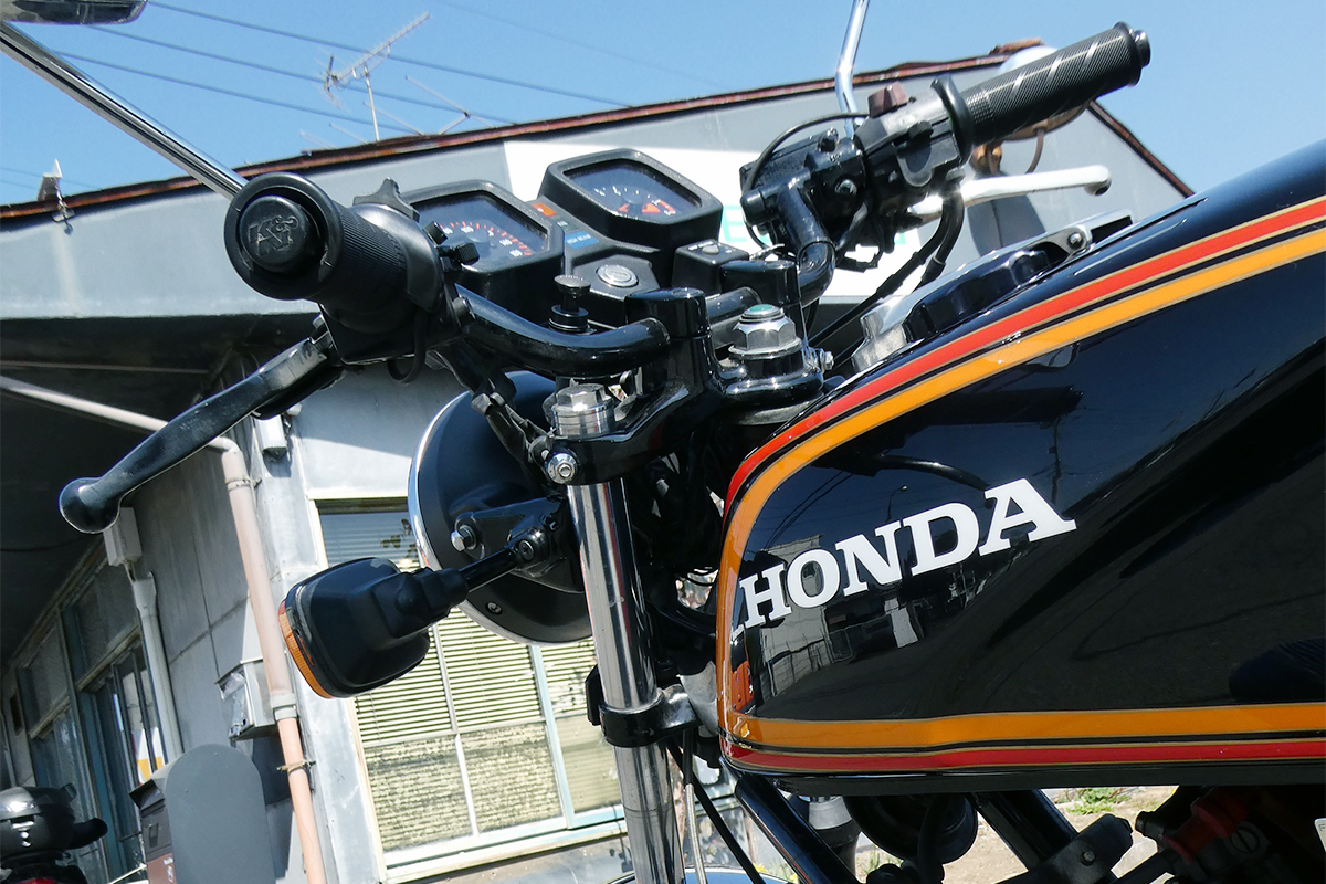 Chika rides @ CB250RS of Web SHERPA