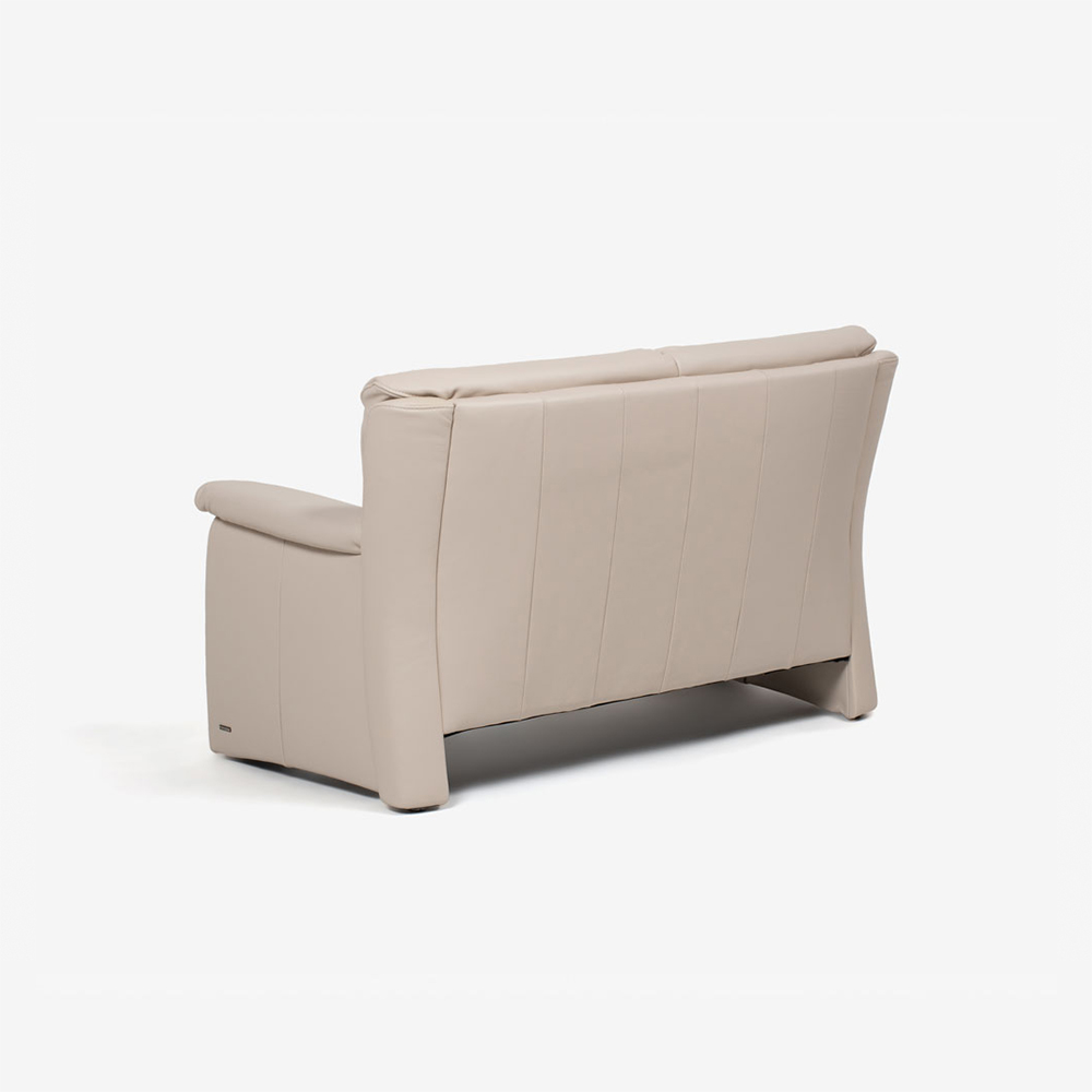 himolla（ヒモラ）ラブソファ 2人掛け「ベルク model.9002」幅134cm 革