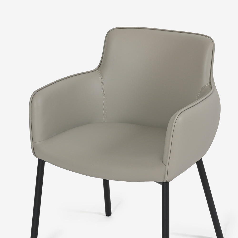 ダイニングチェア（肘付き）「デリス」合成皮革ライトグレー色/脚