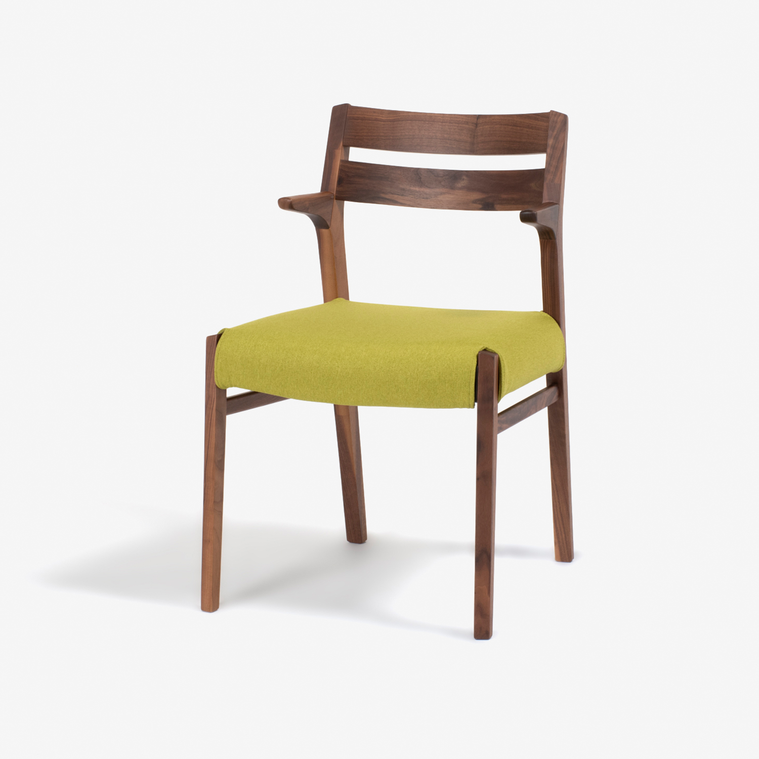 ダイニングチェア（半肘付き）「シネマ」ウォールナット材/PVC