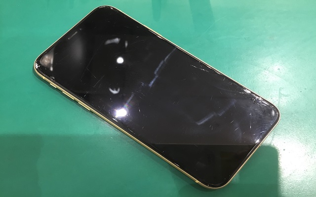 iPhoneXRの画面割れ修理！修理事例のご紹介！ | iPhone修理アイサポ