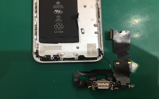 iPhone8 plus 64GB 充電口壊れ iPhone充電が出来ない症状のご相談