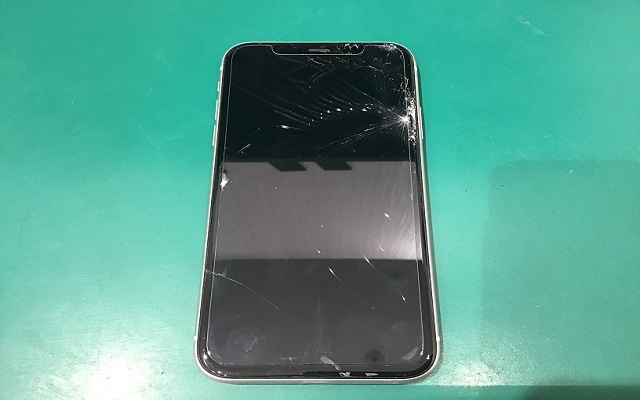 iPhone11画面割れ交換修理事例のご紹介！ | iPhone修理アイサポ 修理事例