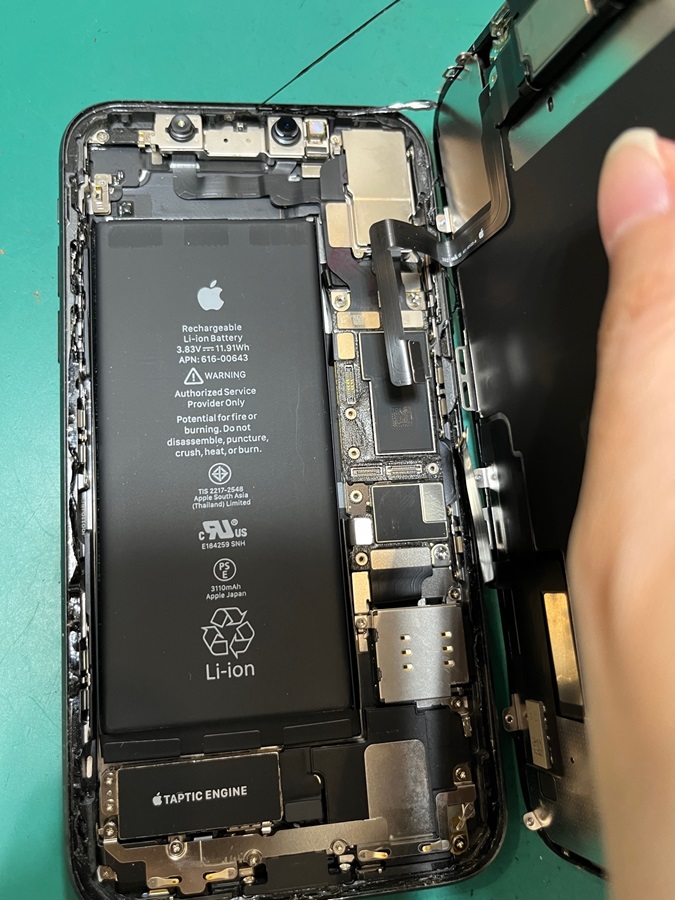 iPhone11フロントパネル交換の修理事例ご紹介！ | iPhone修理アイサポ