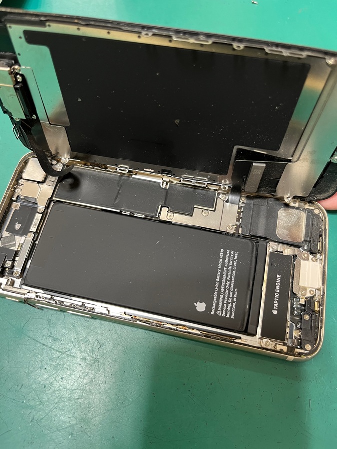 iPhone SE3画面割れ交換のご案内！ | iPhone修理アイサポ 修理事例