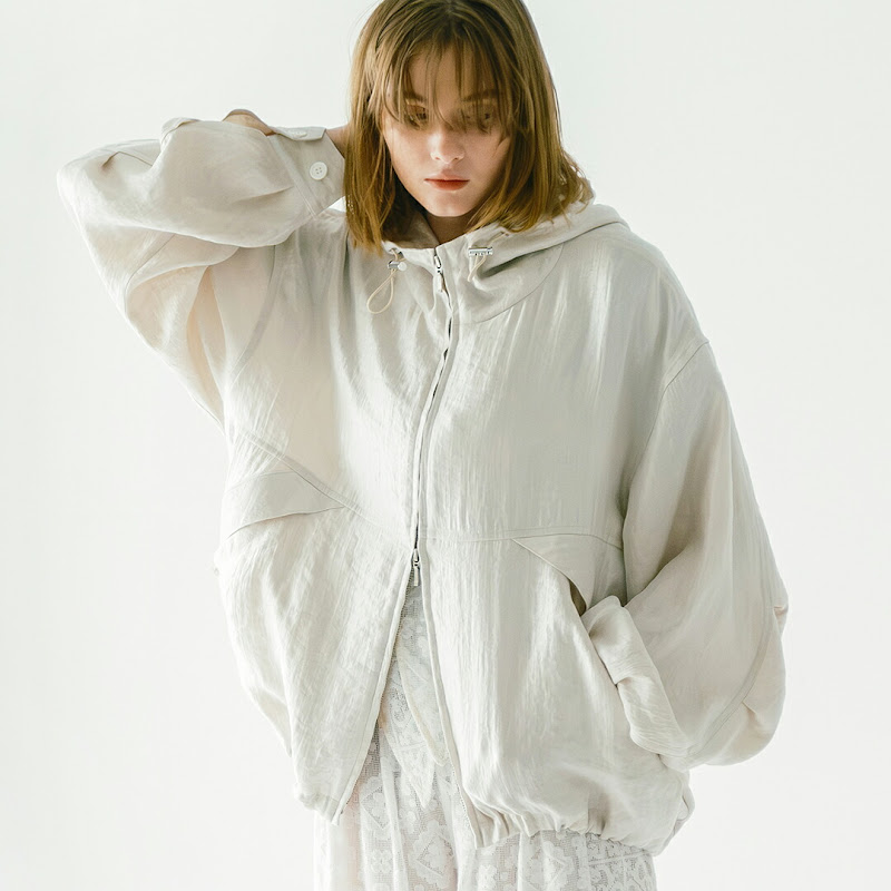 whyto ホワイト シャイニー フーディー ブルゾン “shiny hoodie