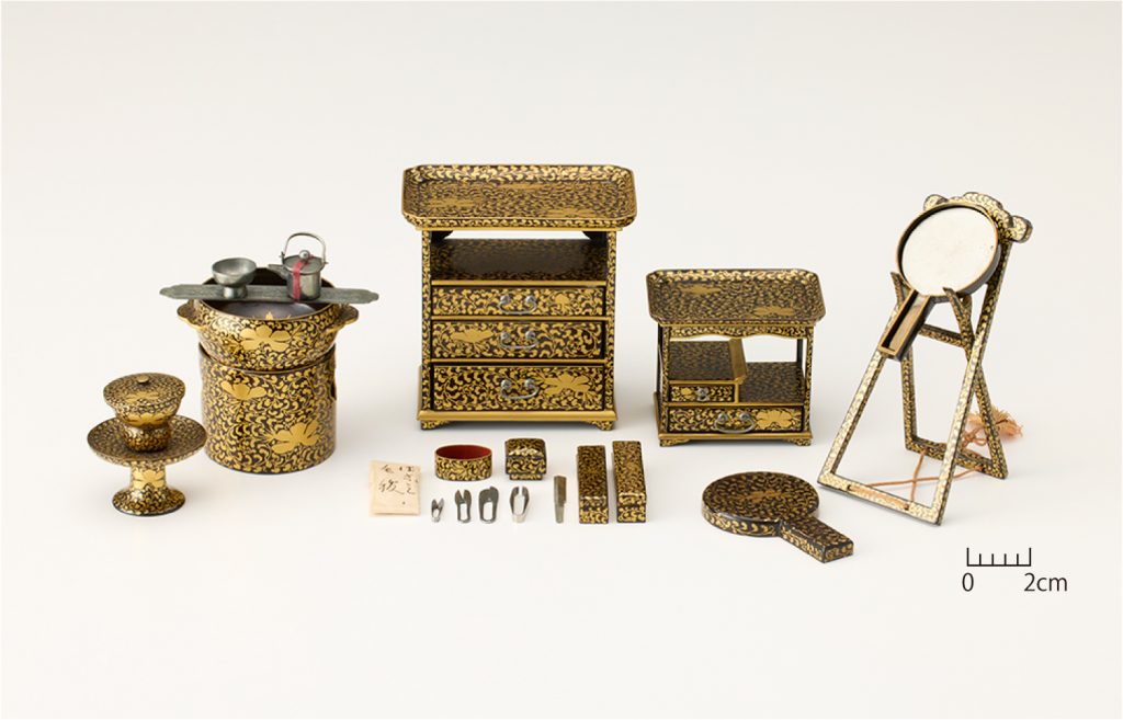 企画展「ミニチュア愛らぶ！」 | 伊勢半 紅