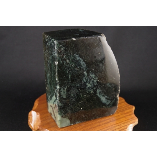 ミャンマー産 黒翡翠原石 1．16kg 天然石販売 名取貴石 天然石