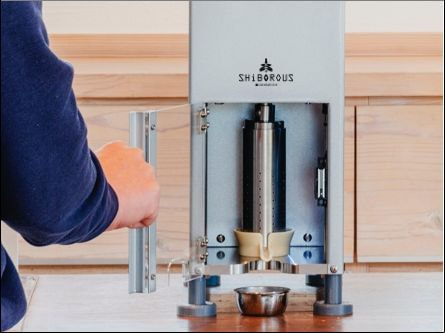 電動搾油機 SHiBOROUS シボラス 電動なので楽に何度も搾れます