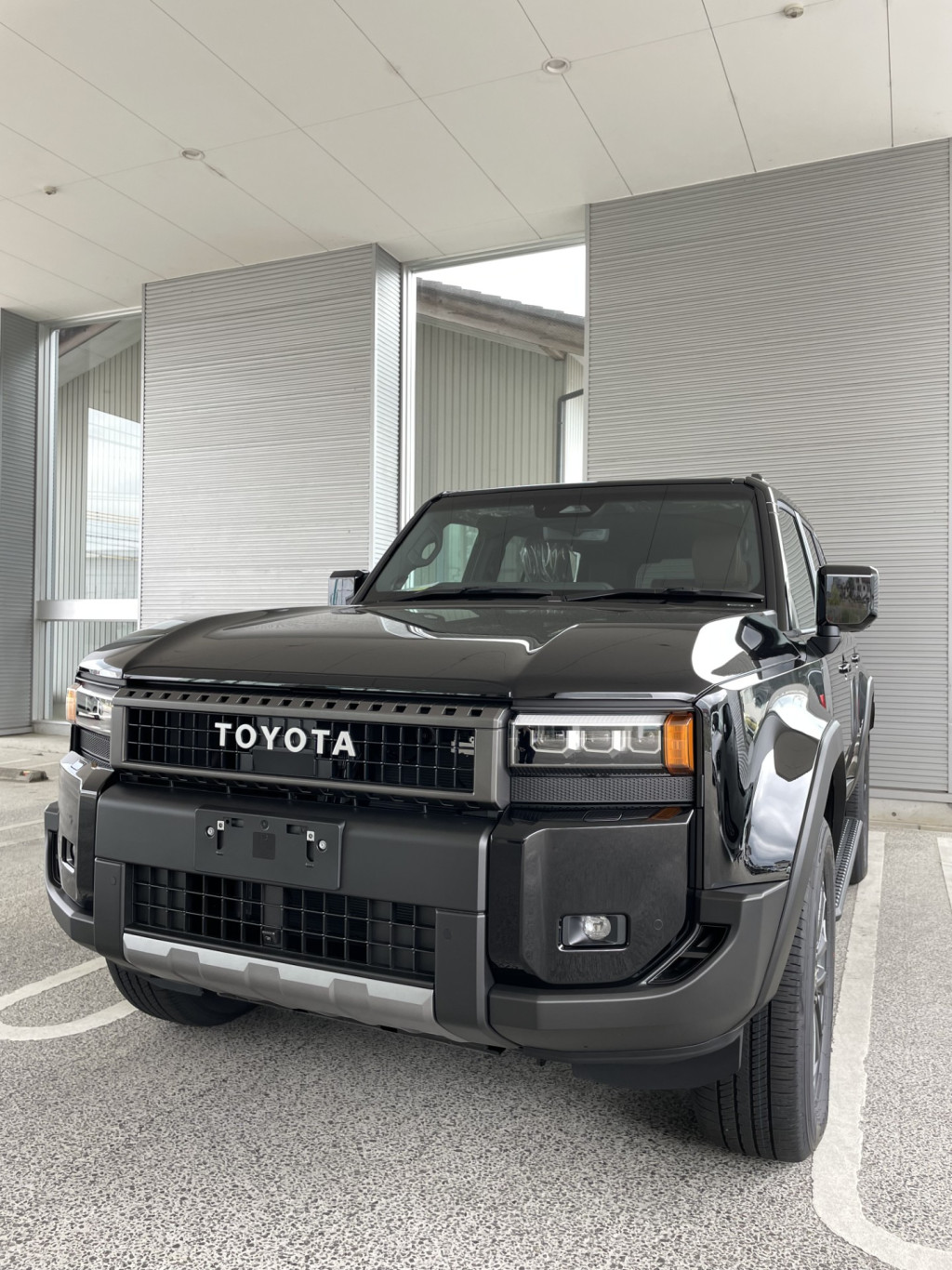 緊急ブログ第3段！やってきましたランドクルーザー250！ | 七尾店