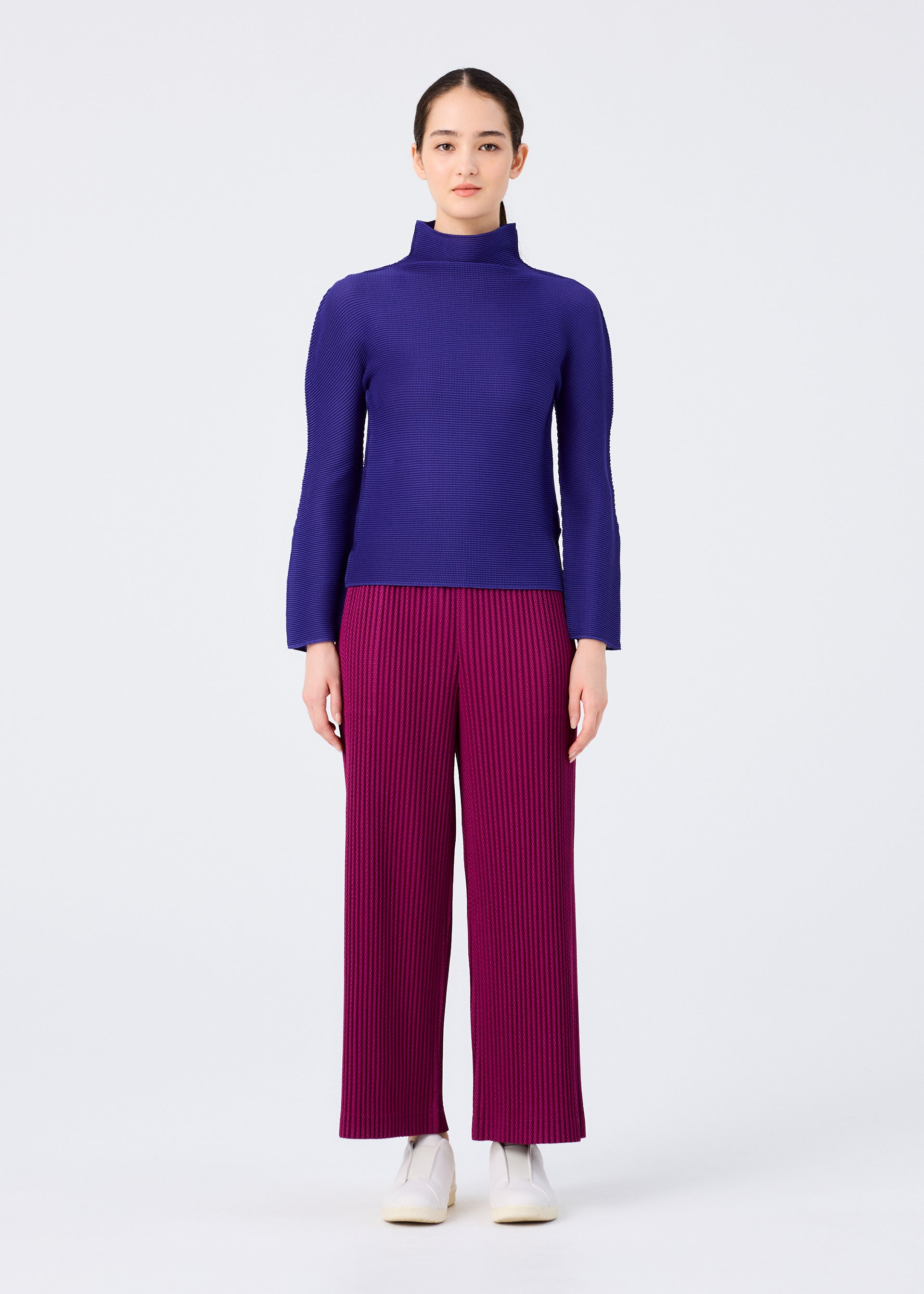 ウィメンズ／パンツ – Page 2 – isseymiyake.com