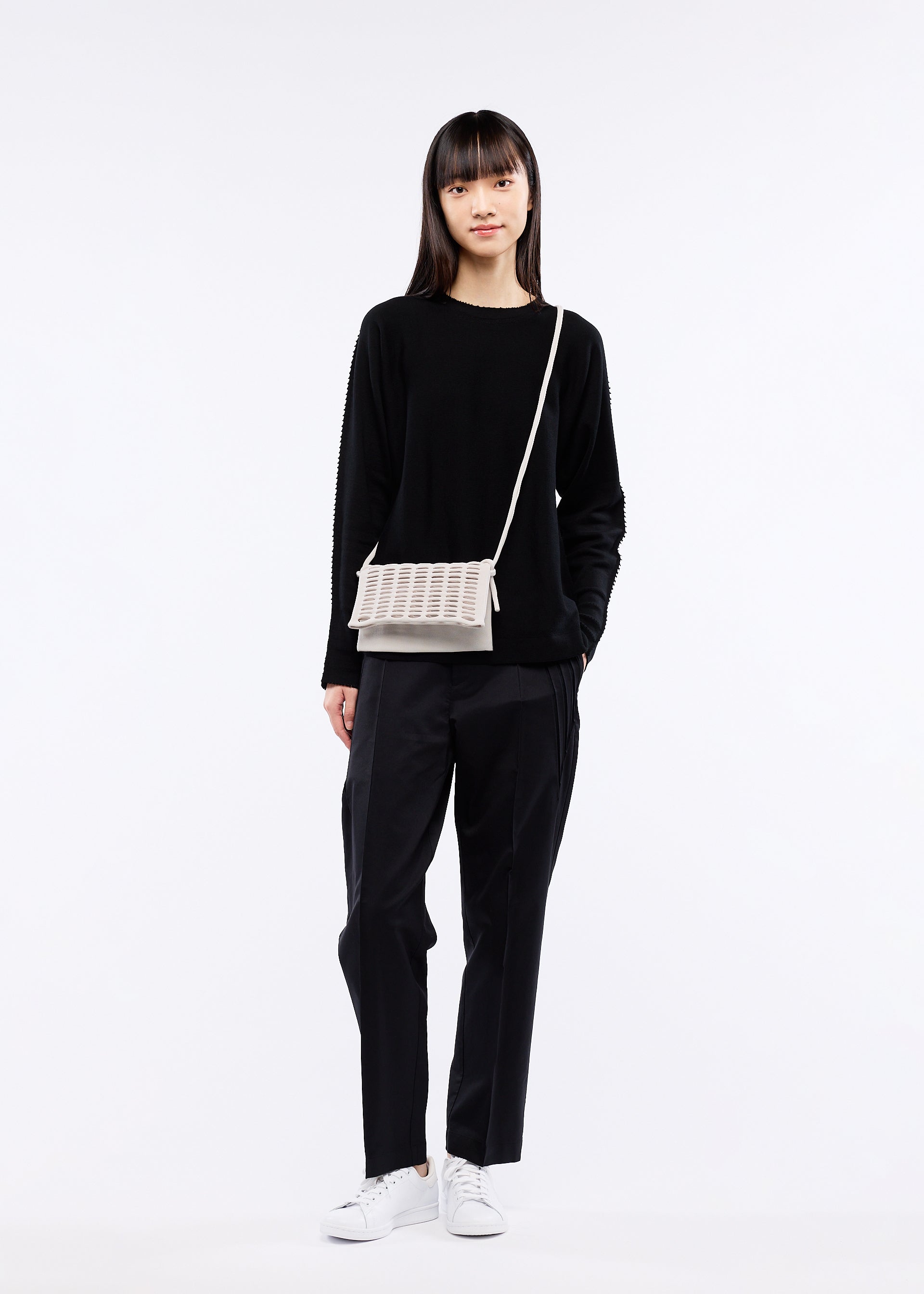 MOKKO FLAP POUCH – isseymiyake.com