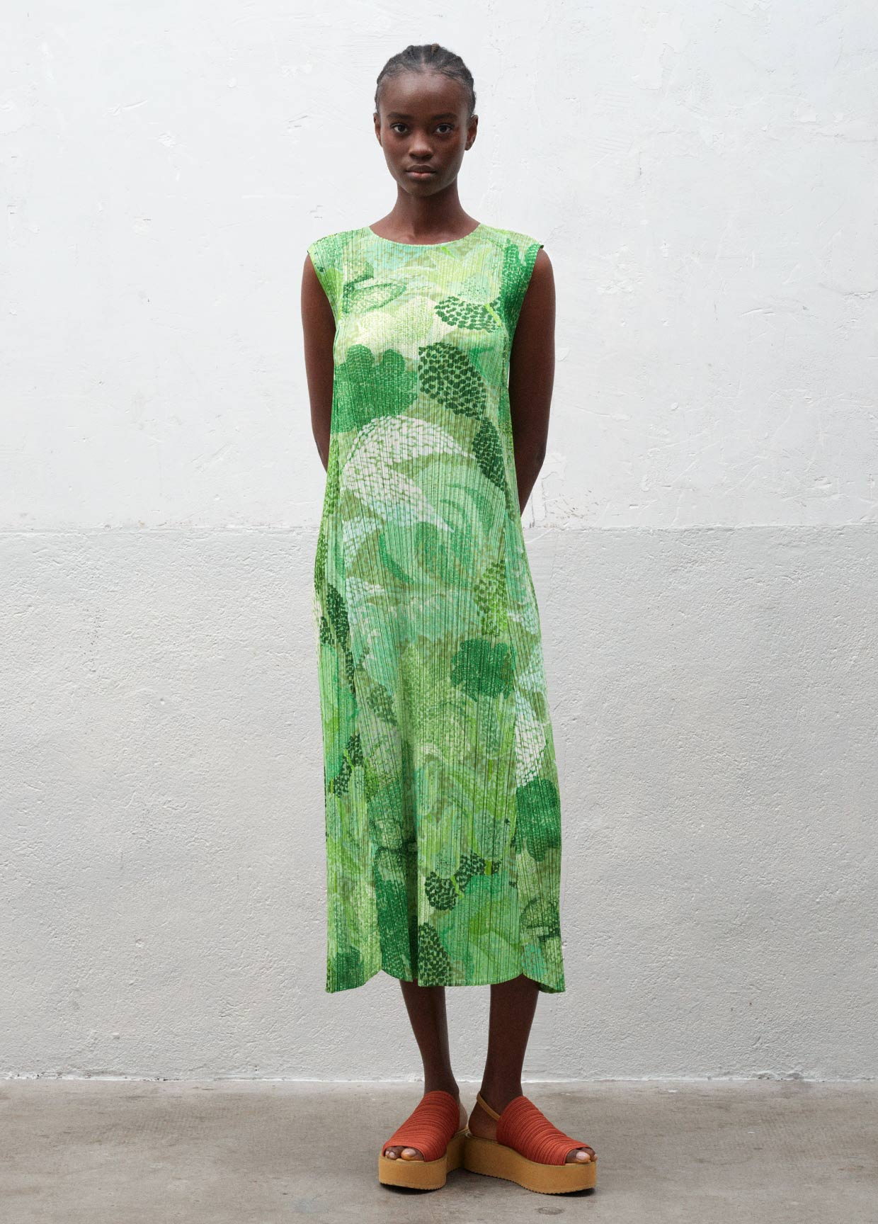 PLEATS PLEASE ISSEY MIYAKE ルック – isseymiyake.com