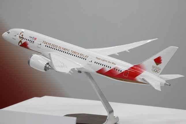 聖火運ぶ「五輪機」はJAL？ANA？ 組織委は「『どちらか』ということ