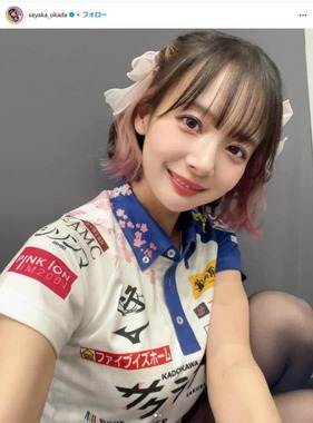 麻雀「サクラナイツ」岡田紗佳、桜色ヘア＆ユニフォーム姿 「役満