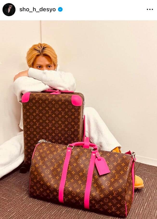 Number_i平野紫耀、ルイ・ヴィトン新作バッグと爆イケ「どアップ」自