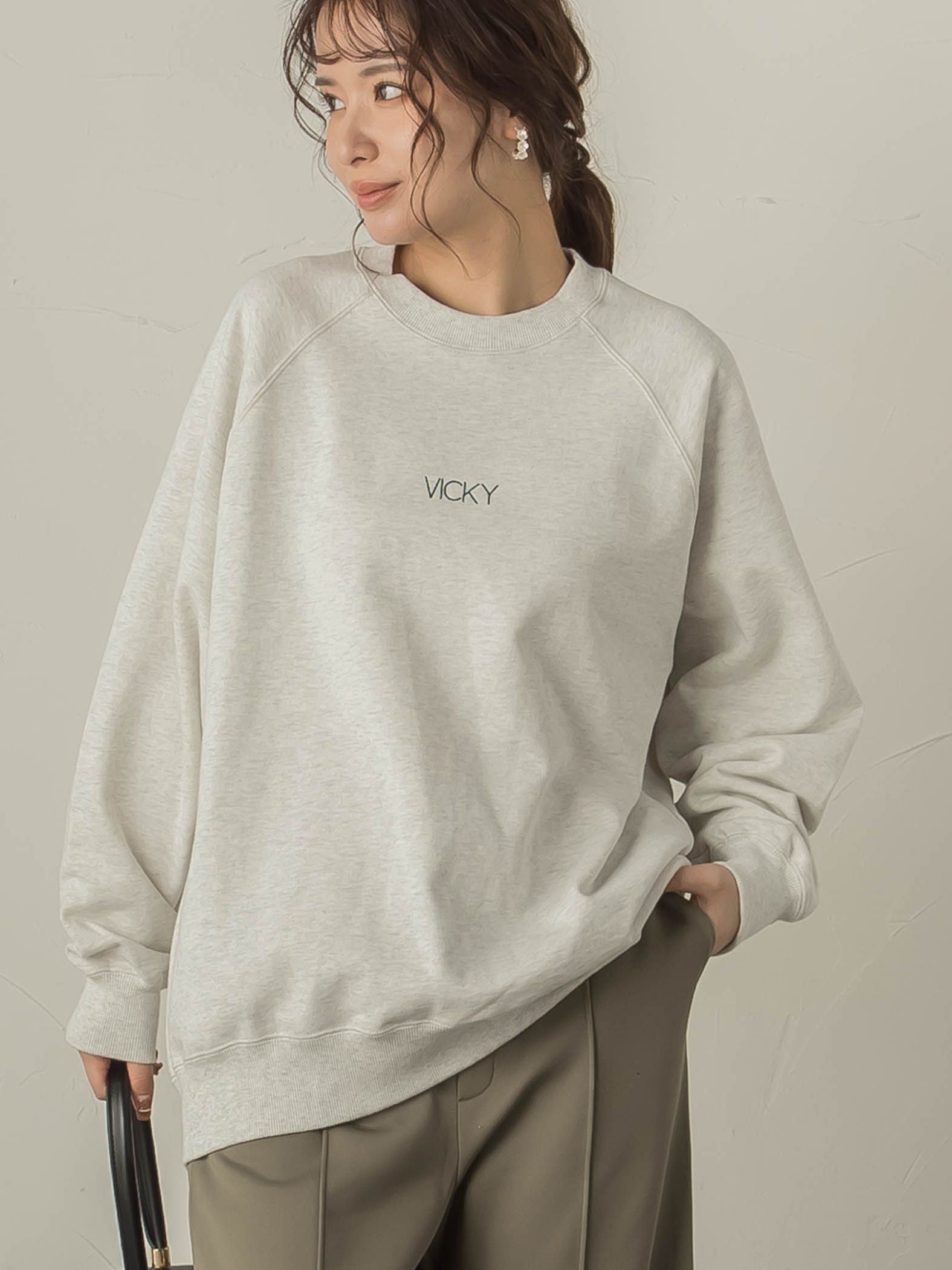 JLounge限定】VICKY ロゴ刺繍スウェット≪洗濯機で洗える≫ | VICKY