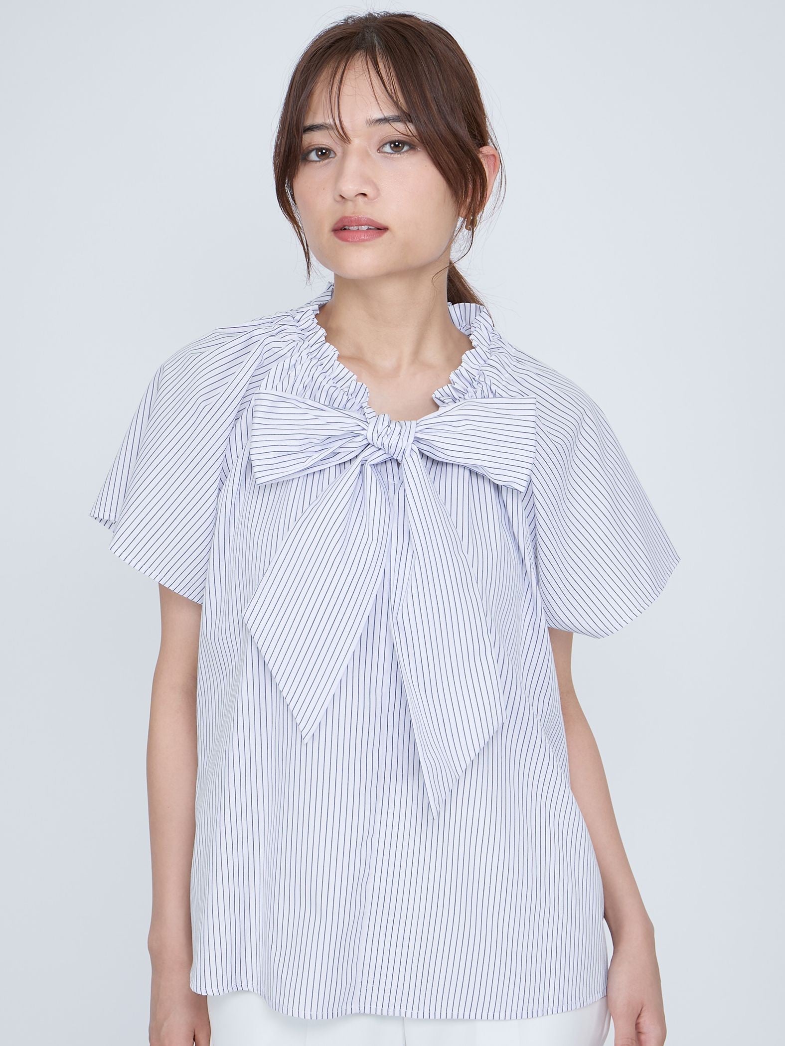 ボウタイリボンフレアスリーブブラウス≪洗濯機で洗える≫ | QUEENS