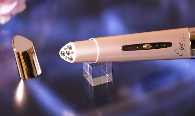 IKKOプロデュース MEラボンアイ／目元美顔器 | あいテレビショッピング