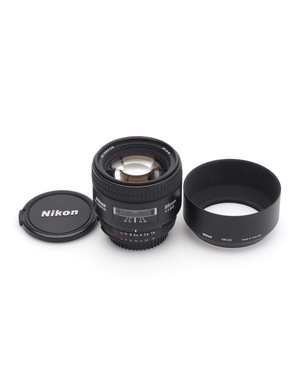 Nikon AF/D 1.8/85mm Nikkor w. Hood HN-23 | JO GEIER