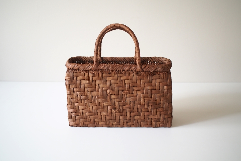 野性味ある山葡萄の横長バッグ - ウェブショップ - jokogumo - よこぐも