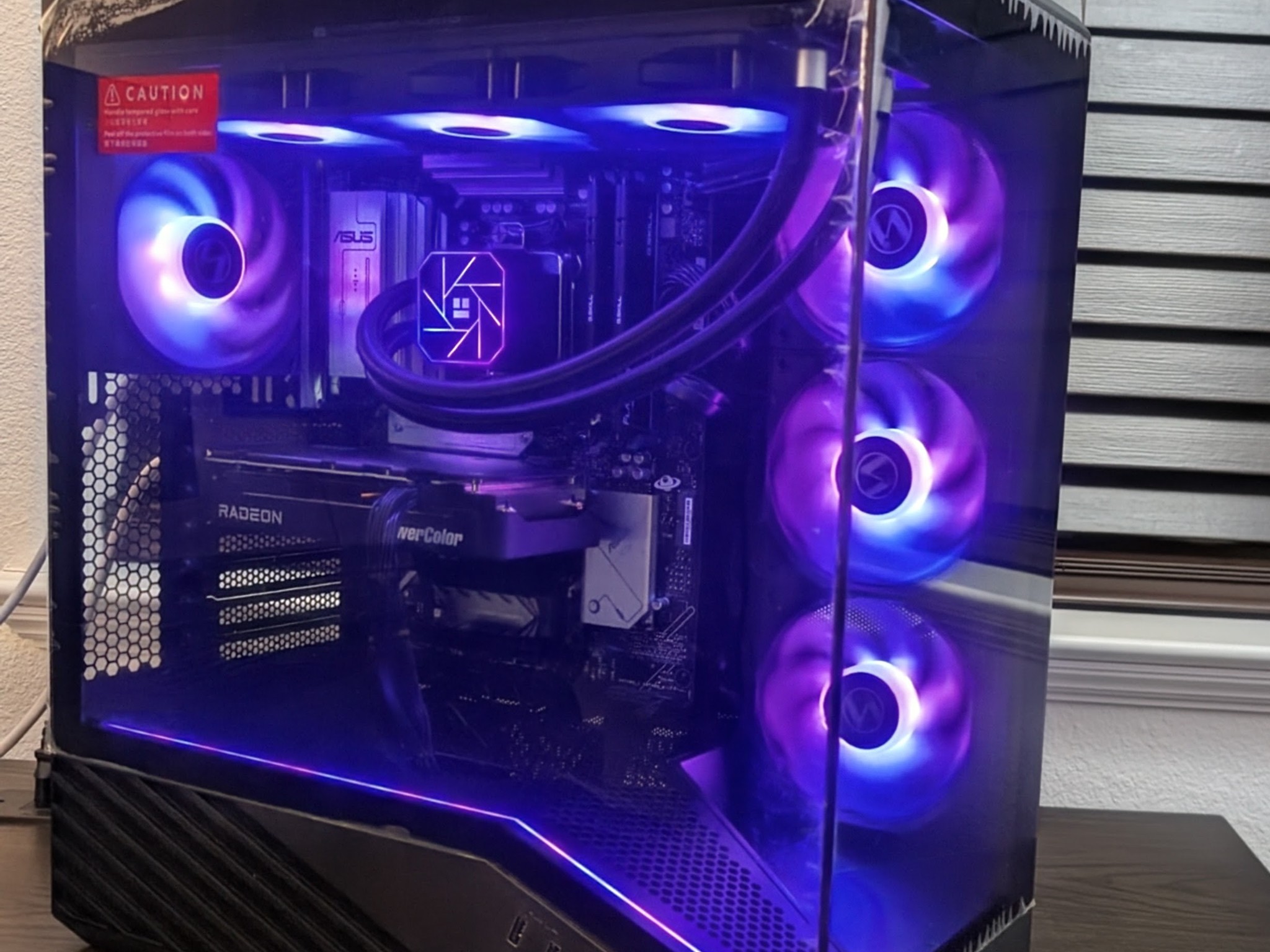 Ryzen 5 7600X |RX 9060 XT 16GB | 32GB DDR5 |256GB + 1TB NVMe SSD