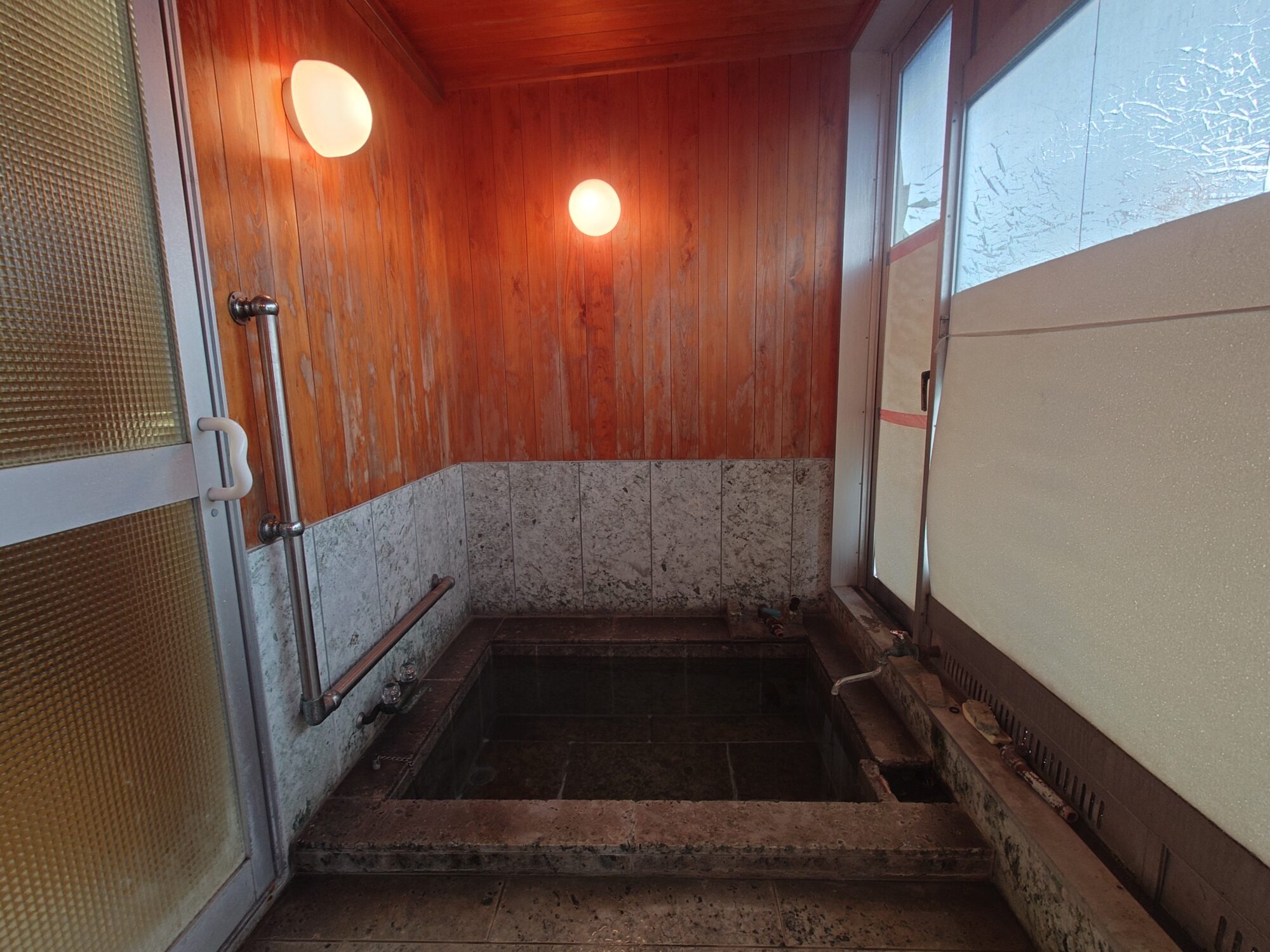 温泉備忘録 | 某教育系な施設 （？温泉）