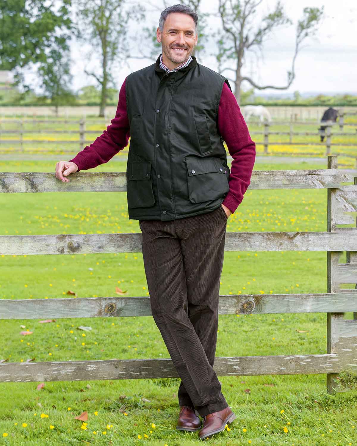 Farnham Zip Up Mens Navy Gilet | James Meade