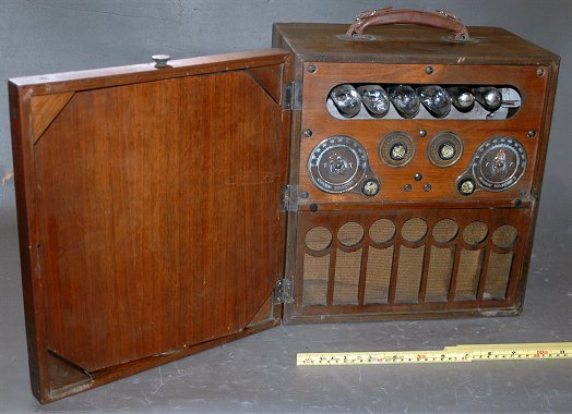 ポータブルラジオのはじまり