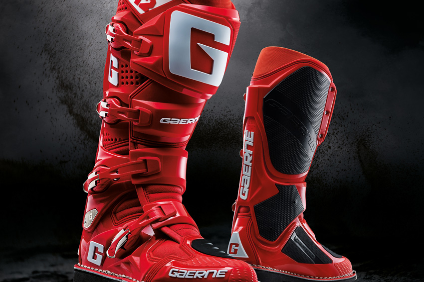 SG-12特集 ソリッドレッド発売開始！世界のトップライダーの赤！赤！赤