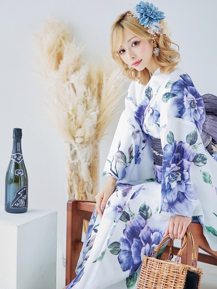 即日発送！】【浴衣】白地に水彩牡丹のクラシック浴衣 グラデーション