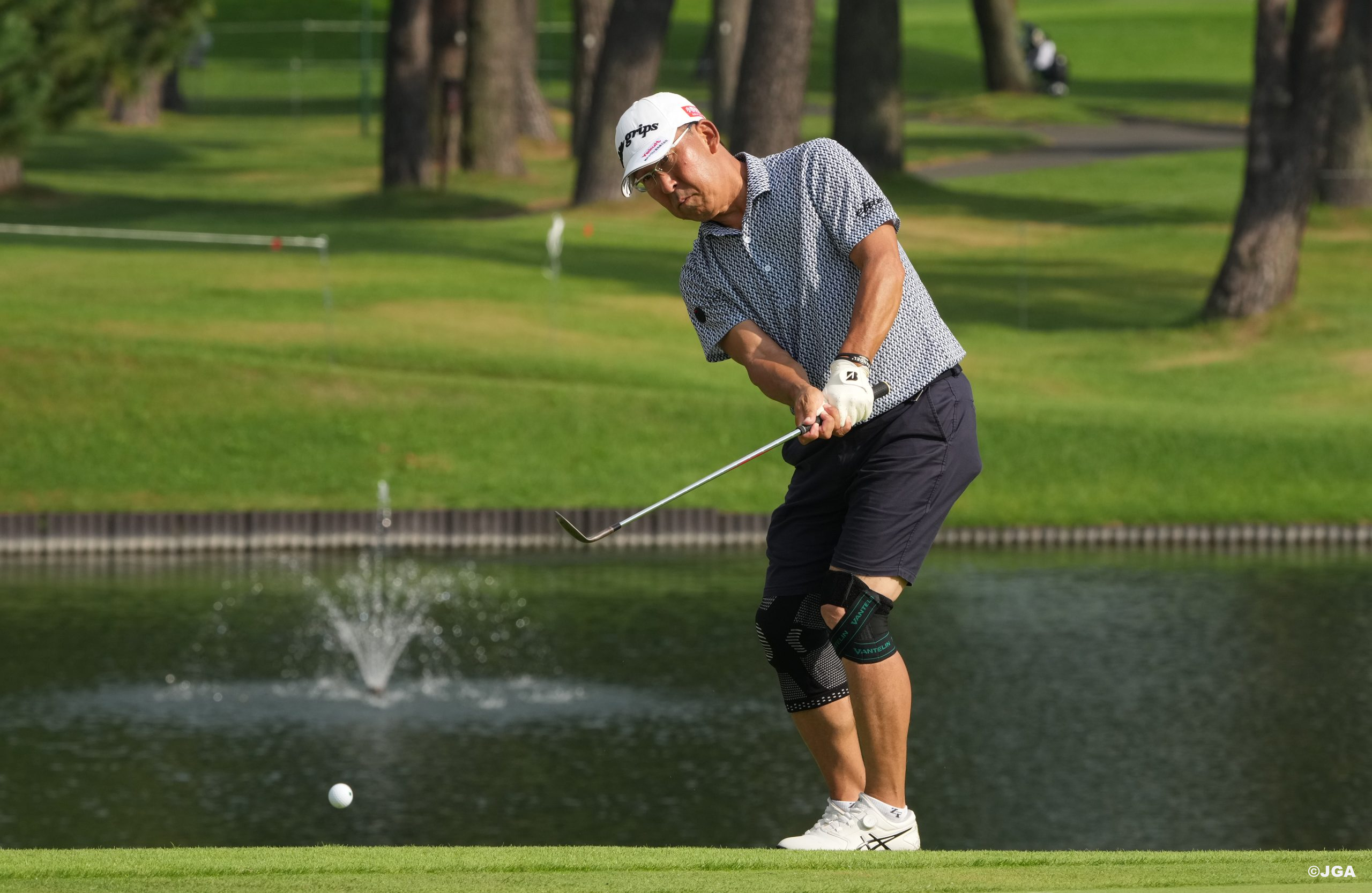 日本シニアオープンゴルフ選手権第1ラウンド午前組がホールアウト